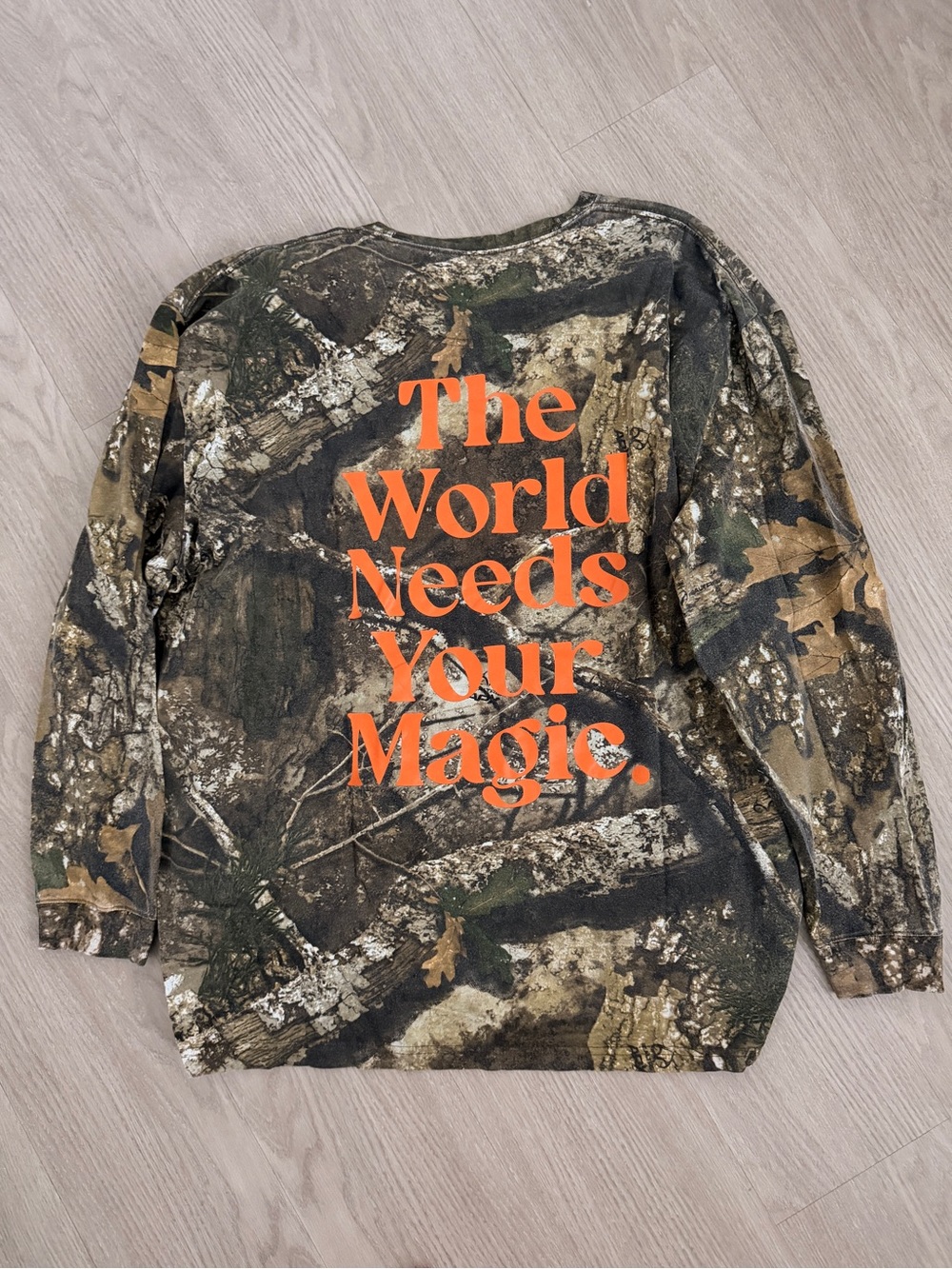 Dressed in LALA The World Needs Your Magic Oversized Long Camo Tee - L/XL - Picture 5 of 7